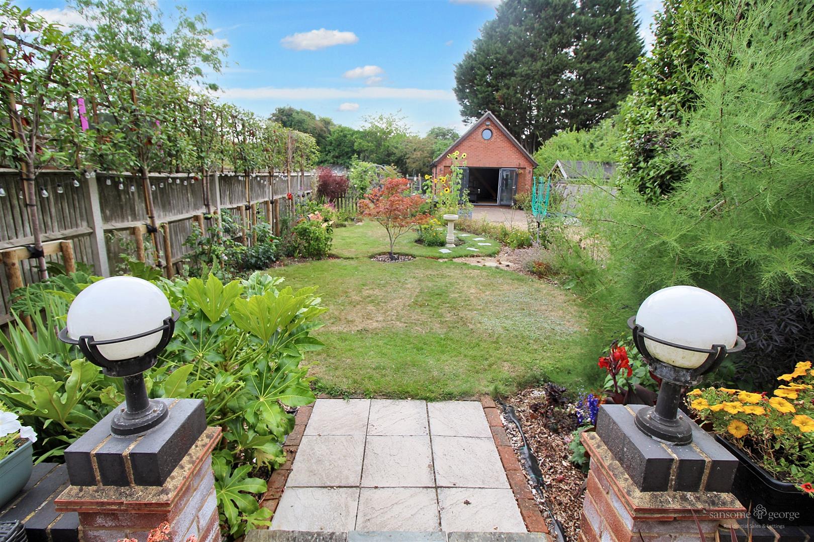 Glenwood Drive, Tilehurst, Reading